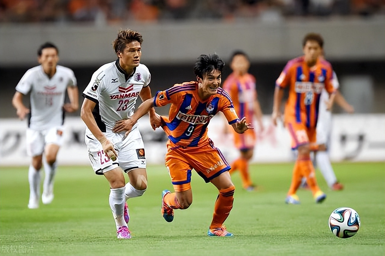 包含哈尔滨队客场胜辽宁，实现不容小觑的胜利的词条