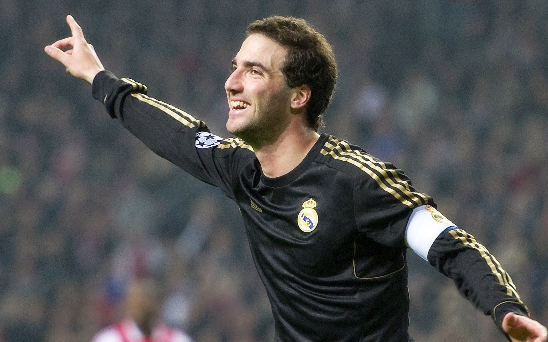 末节风暴，三笘薰的苏格兰时刻，生死战中绽放的东方光芒